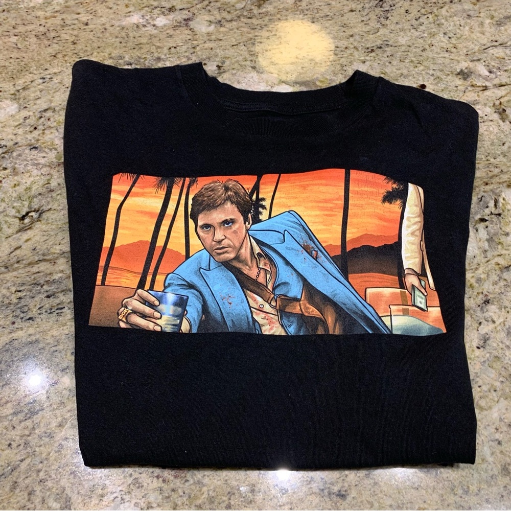 Scarface print shirt. Size Medium.